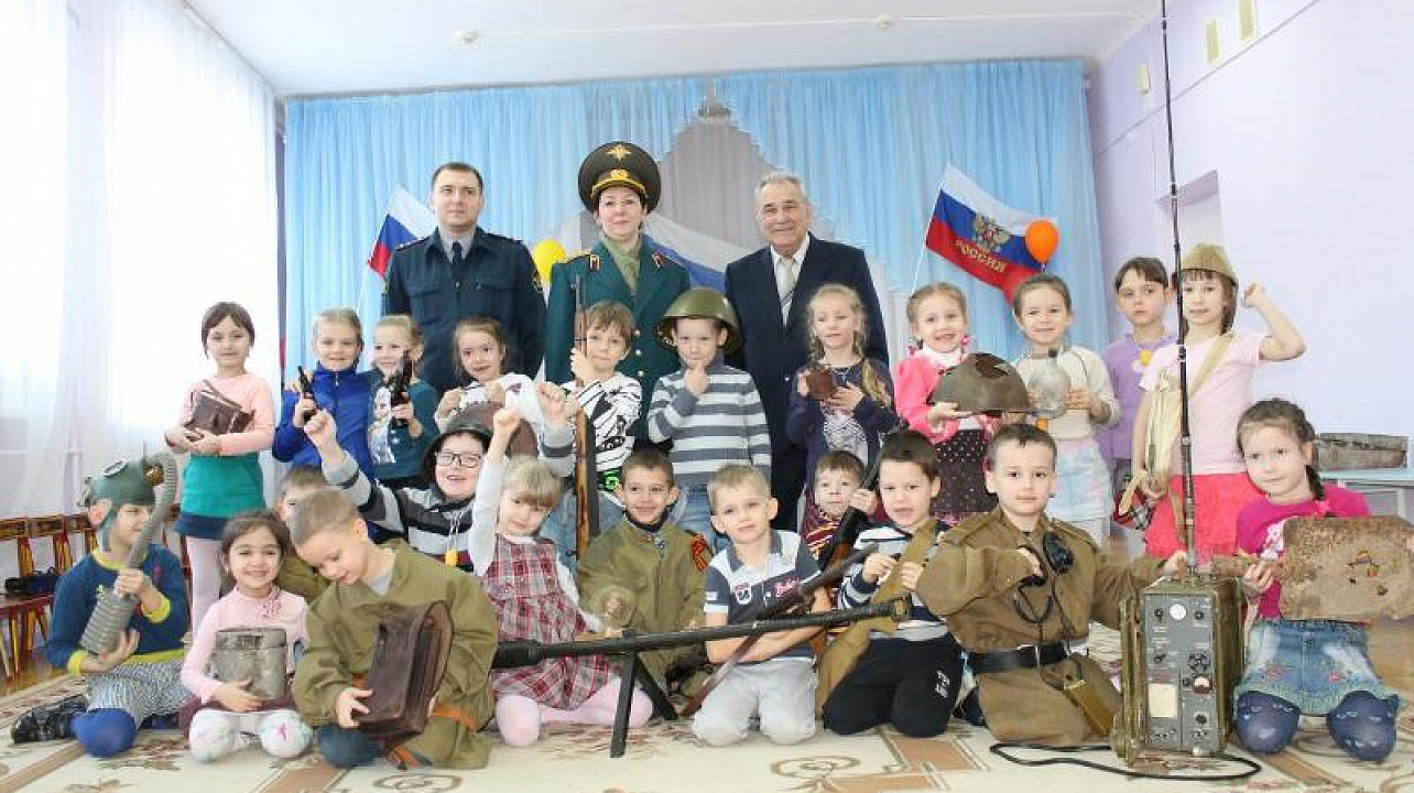 Воспитанники детского сада № 132 встретились с начальником музея «Боевой Славы Кубани»