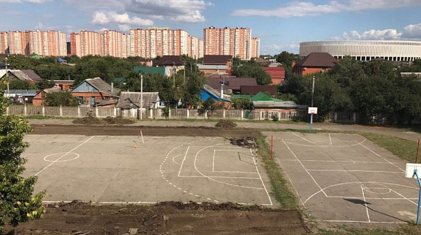 В краснодарской школе №11 построят современный мини-стадион