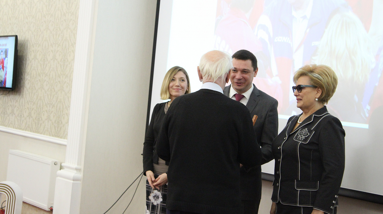 Спортивные итоги года подвели в Краснодаре. Атлетов и тренеров поблагодарил за достижения и поздравил с наступающим 2018 годом мэр Евгений Первышов. Часть 2.