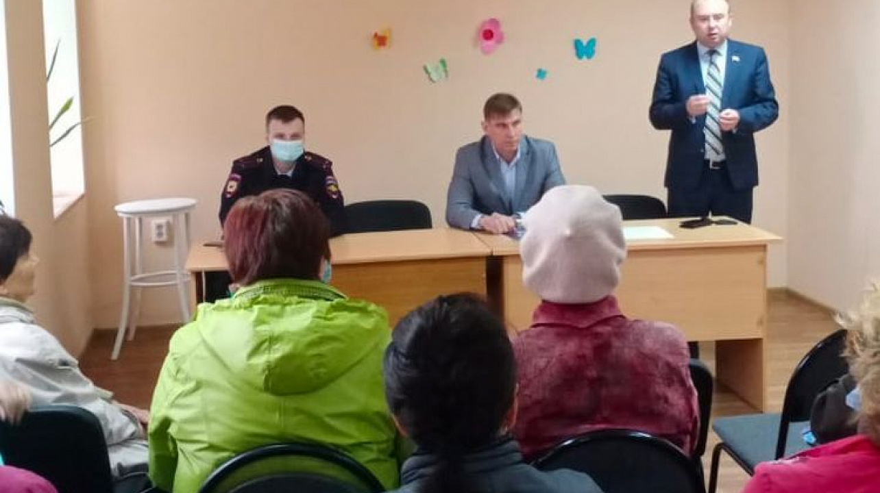 В территориальных центрах проходят информационные совещания