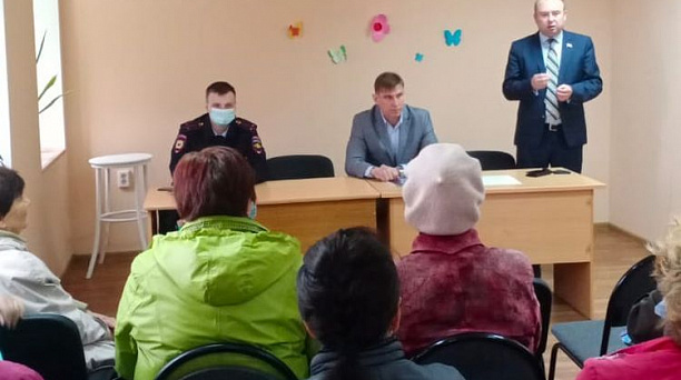 В территориальных центрах проходят информационные совещания