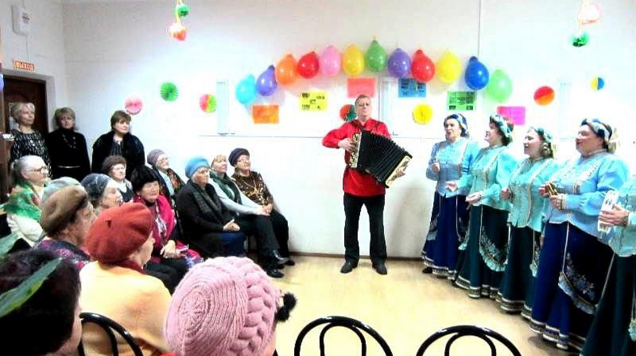 Раиса Диденко проверила работу центра комплексного социального обслуживания населения Карасунского округа.jpg