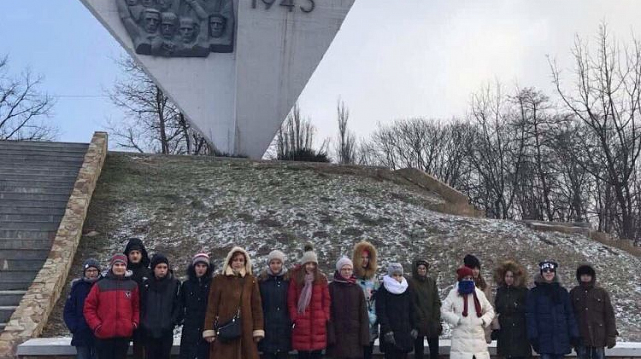 Учащиеся гимназии № 92 почтили память жертв фашистских захватчиков