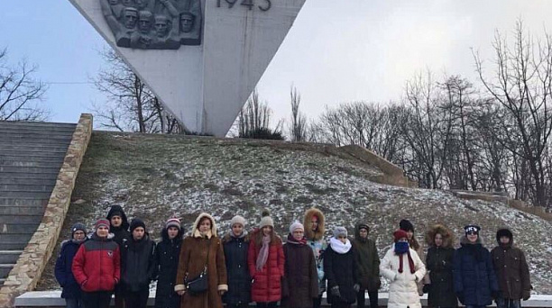 Учащиеся гимназии № 92 почтили память жертв фашистских захватчиков