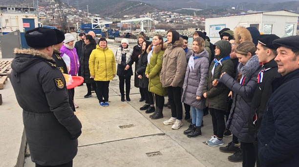 Школьники Западного округа побывали на подводной лодке «Краснодар»