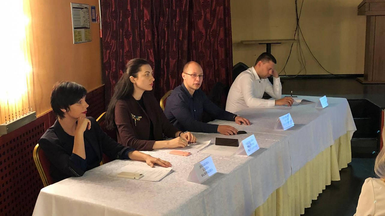 В Краснодаре состоялась рабочая встреча руководителей гостиничного комплекса города с представителями  контрольно-надзорных органов