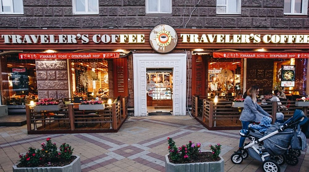 В Краснодаре разработали единый стандарт по оформлению вывесок на зданиях