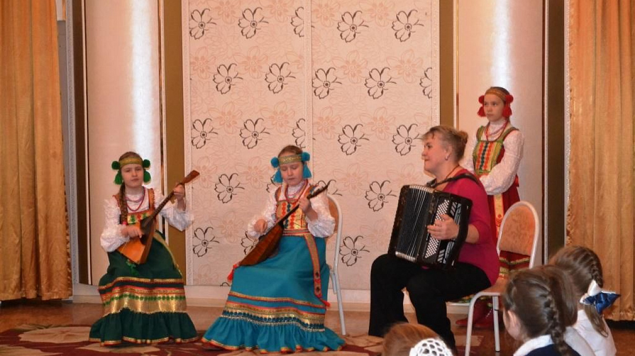 Воспитанники детской школы искусств им.Г.Пономаренко дали концерт патриотической песни в детсаде №123 Прикубанского округа