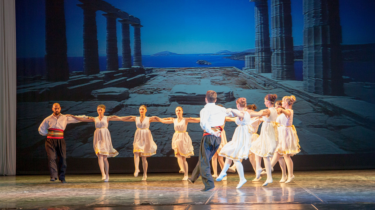 XII Краснодарский городской молодёжный фестиваль «Песни и танцы народов мира» объединил сотни горожан р (13).jpg