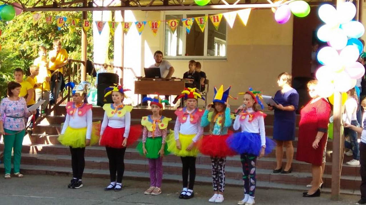 В школе № 31 Западного округа прошла ярмарка ко Дню города