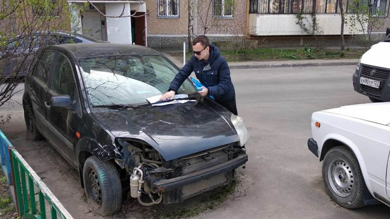 В Западном округе прошел очередной рейд по выявлению брошенного автотранспорта