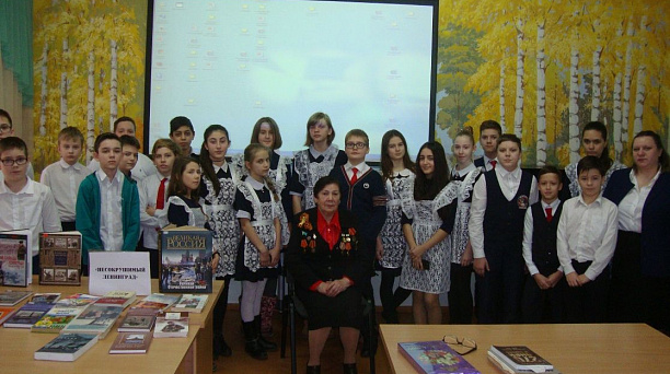 В библиотеке Западно округа состоялось открытие месячника оборонно-массовой и военно-патриотической работы