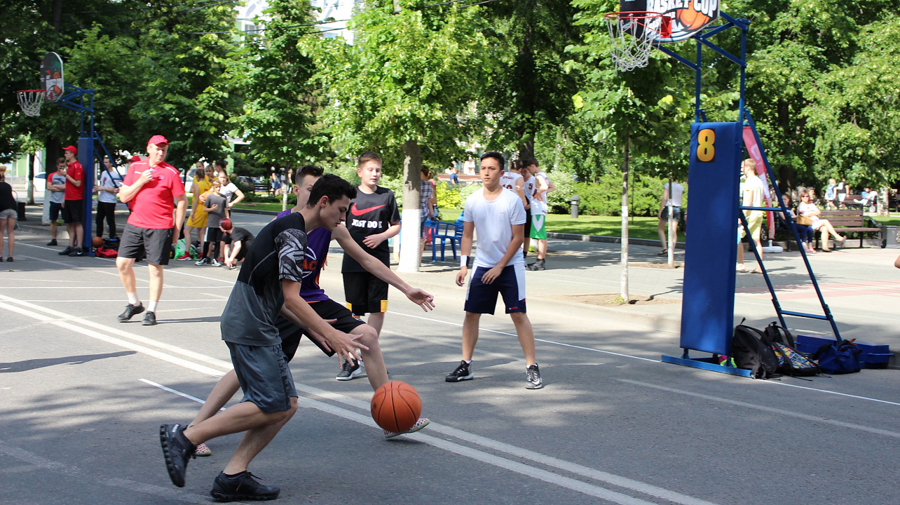 Фотоотчет с юношеской суперлиги по уличному баскетболу