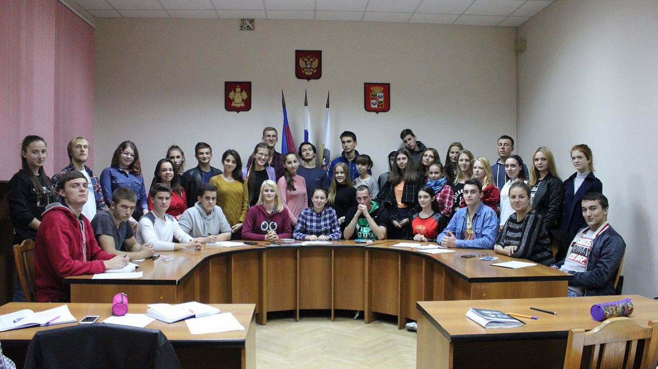 В Западном округе молодёжный Совет организовал и провёл круглый стол