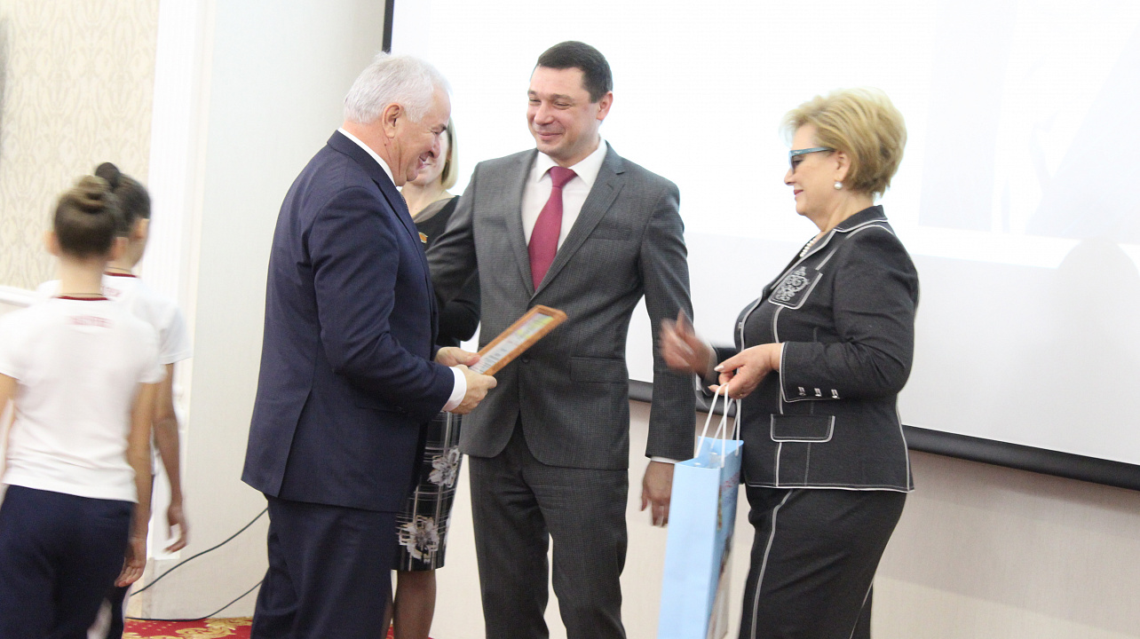 Спортивные итоги года подвели в Краснодаре. Атлетов и тренеров поблагодарил за достижения и поздравил с наступающим 2018 годом мэр Евгений Первышов. Часть 2.