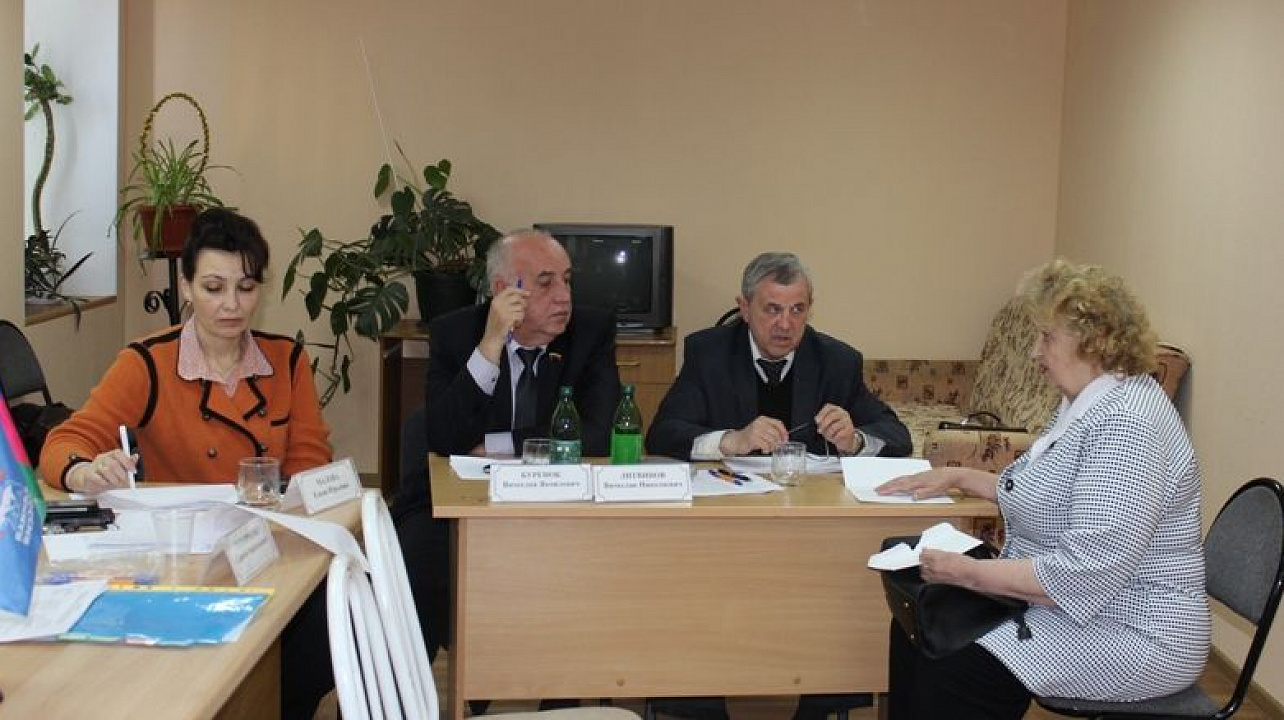 Глава Центрального округа встретился с руководителями ТОС