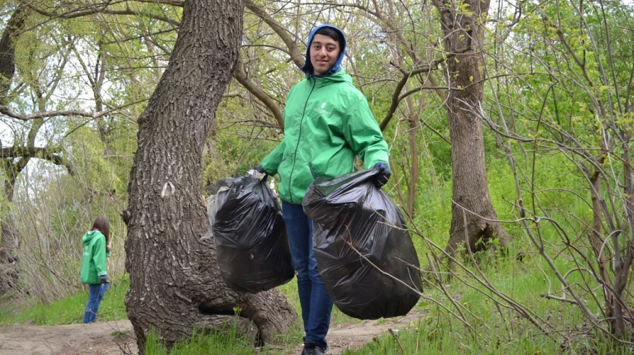 Студенты КубГАУ очистили берег реки Кубань