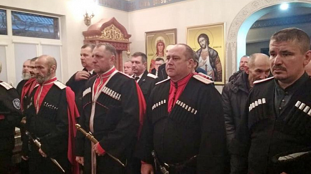 Казаки приняли участие в богослужении в Храме Всех Святых