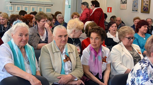 Союз пенсионеров провел конкурс поэзии «Мы дней тех не забудем никогда»