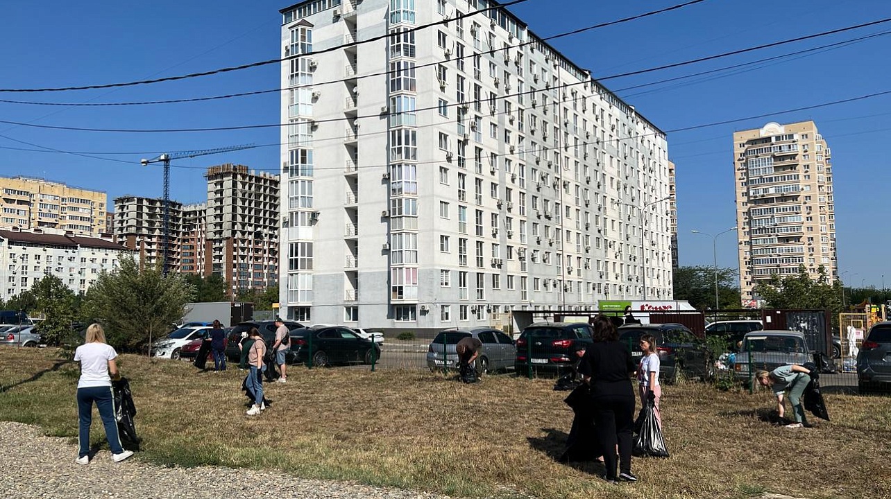 Общегородской субботник прошёл в Прикубанском округе