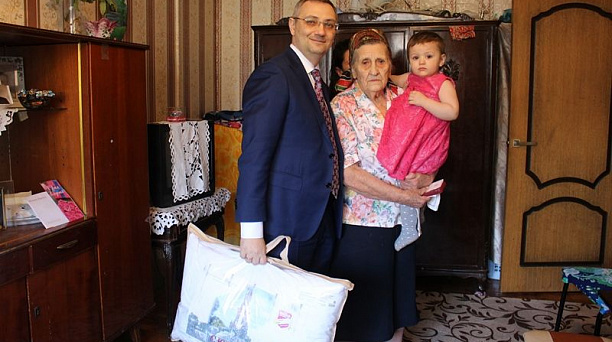 Участницу Великой Отечественной войны Надежду Семеновну Топтунову поздравили с 95-летим