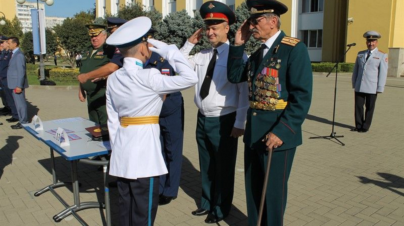Юных кадетов приняли в ряды Кадетского Братства.jpg
