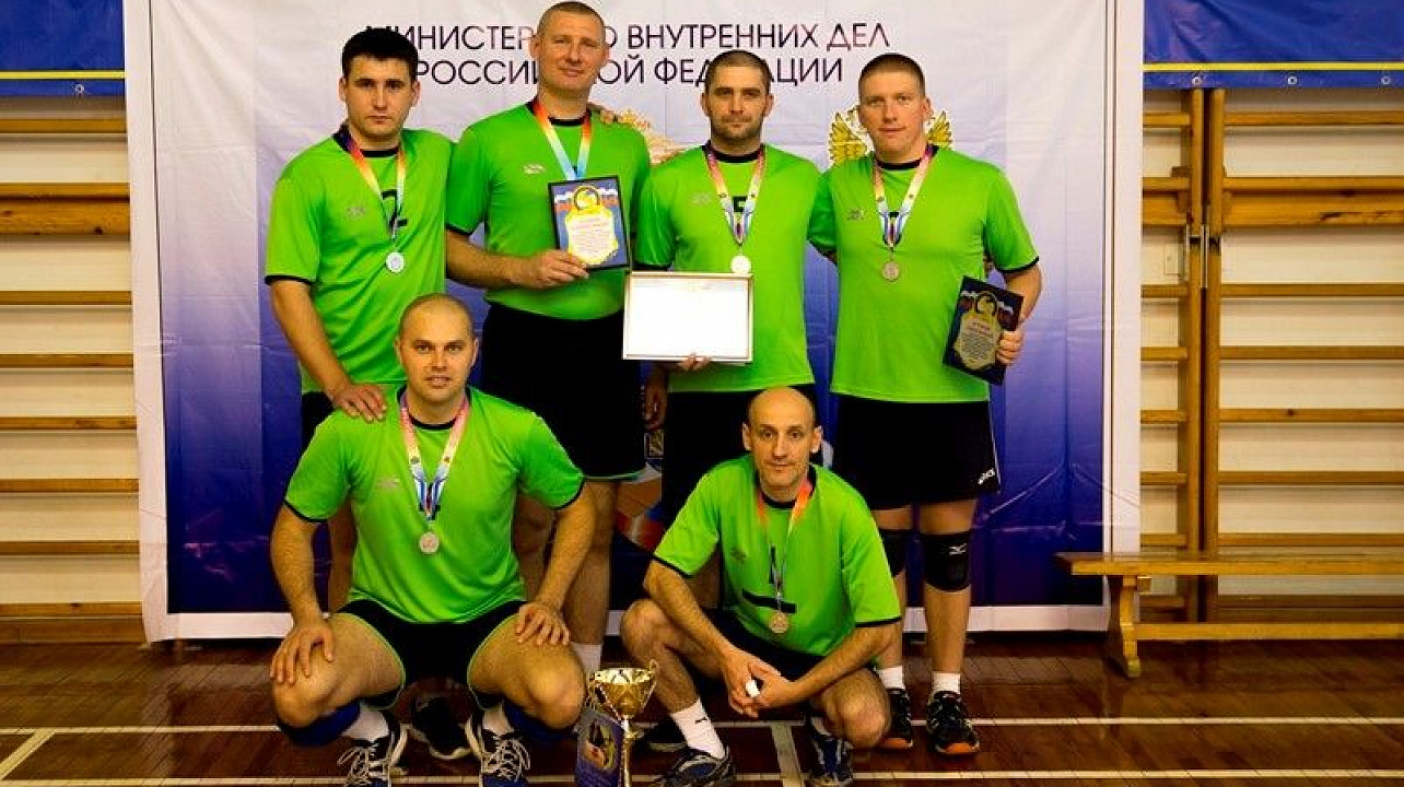 Турнир по волейболу посвятили 300-летию Российской полиции.jpg