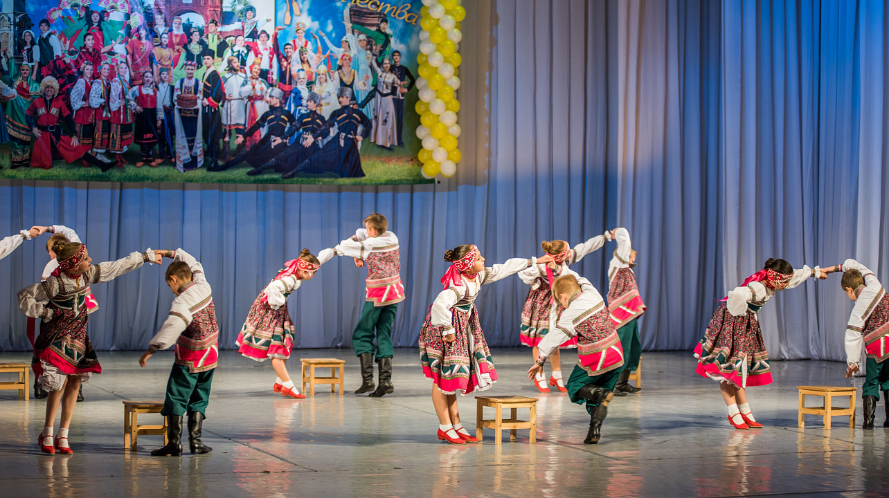 С аншлагом прошёл в Краснодаре традиционный фестиваль национальных культур (3).jpg