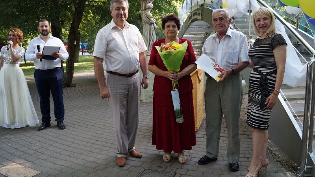 Центральный округ отметил Всероссийский день семьи, любви и верности