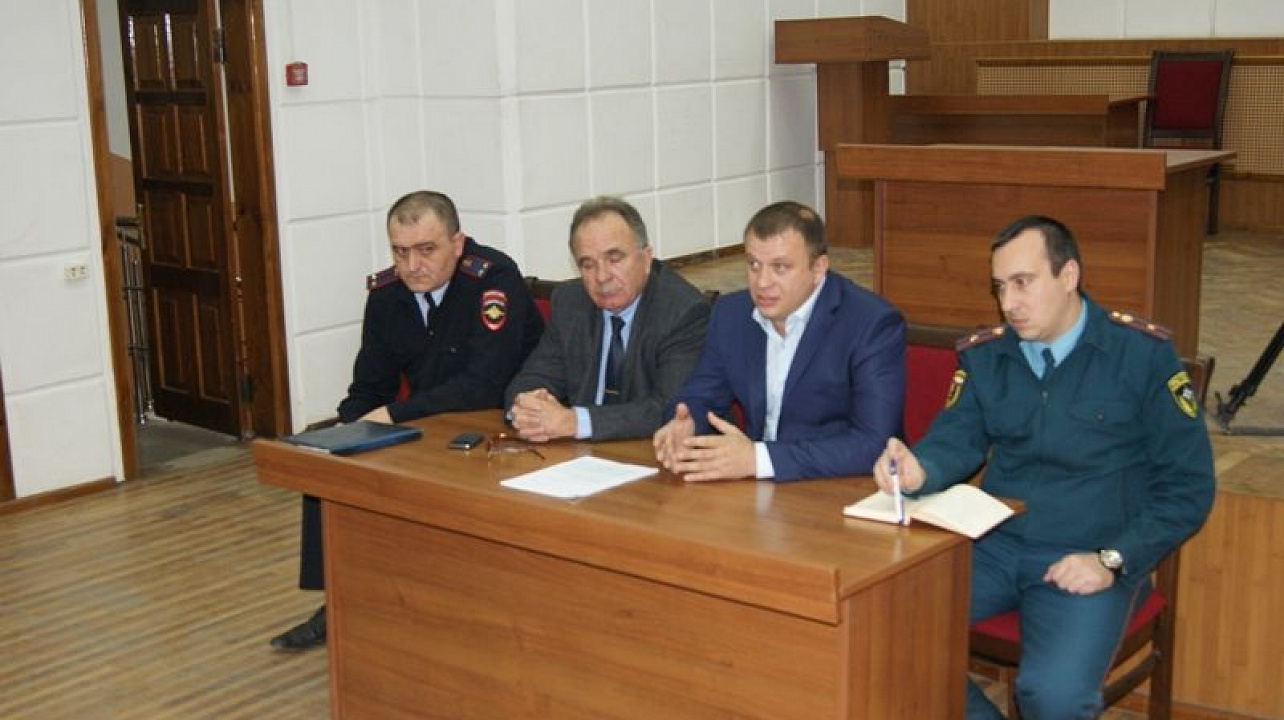 В Западном округе проходят расширенные рейды по неблагополучным семьям