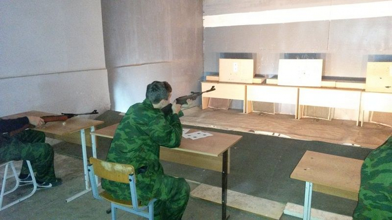 В Западном округе прошли соревнования по пулевой стрельбе среди допризывной молодежи