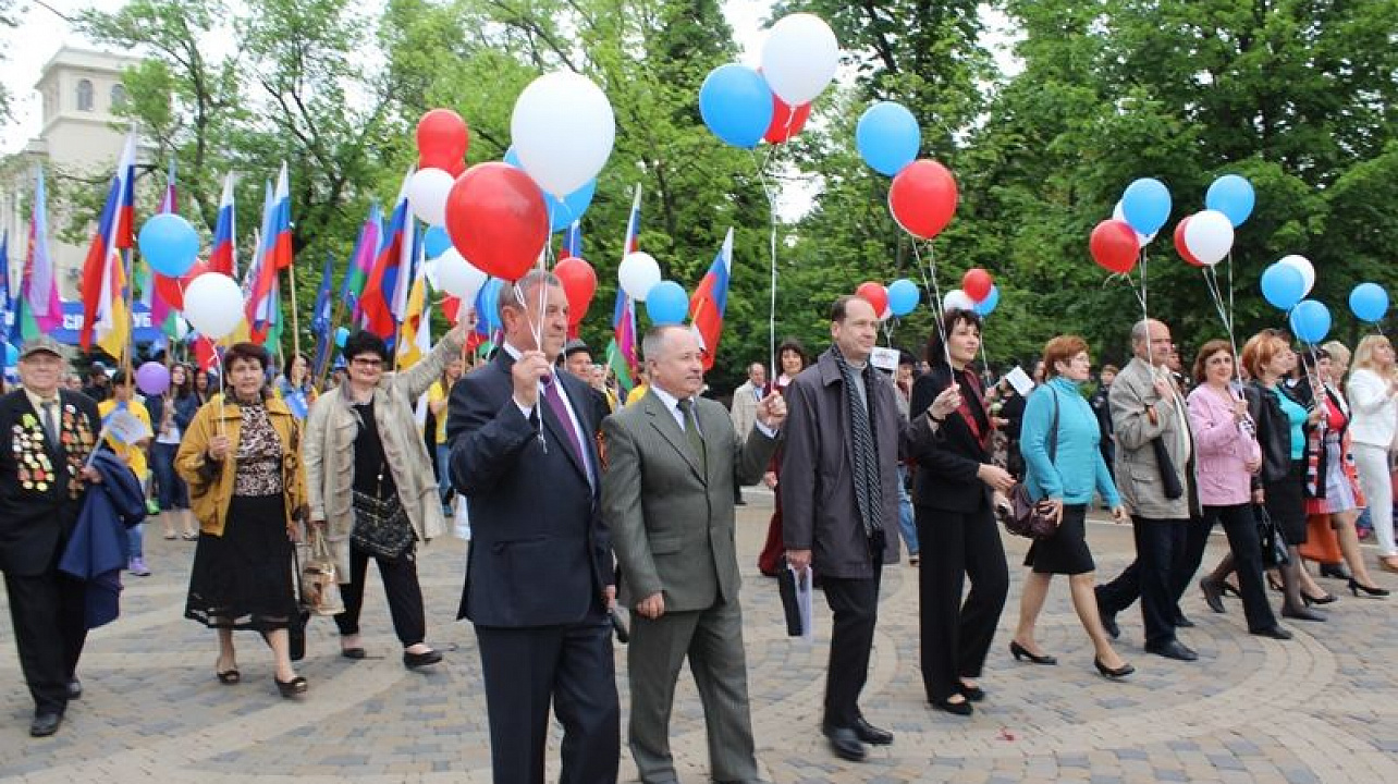 Жители Центрального округа приняли участие в первомайском шествии