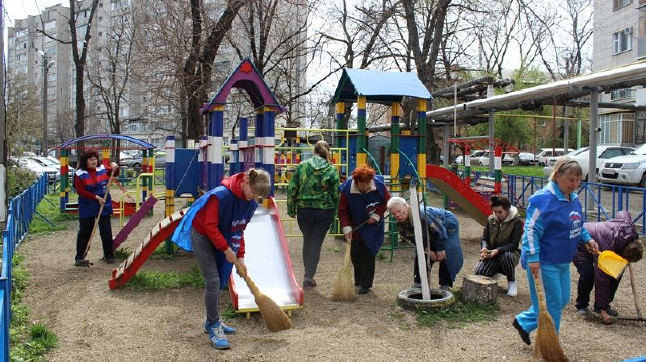 Более 3 тысяч общественников вышли на Всекубанский субботник