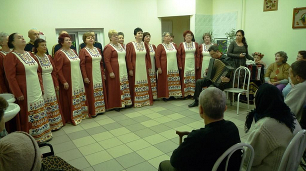 Хор народной песни  ЦТД поселка Лазурного дал концерт в Центре социальной адаптации