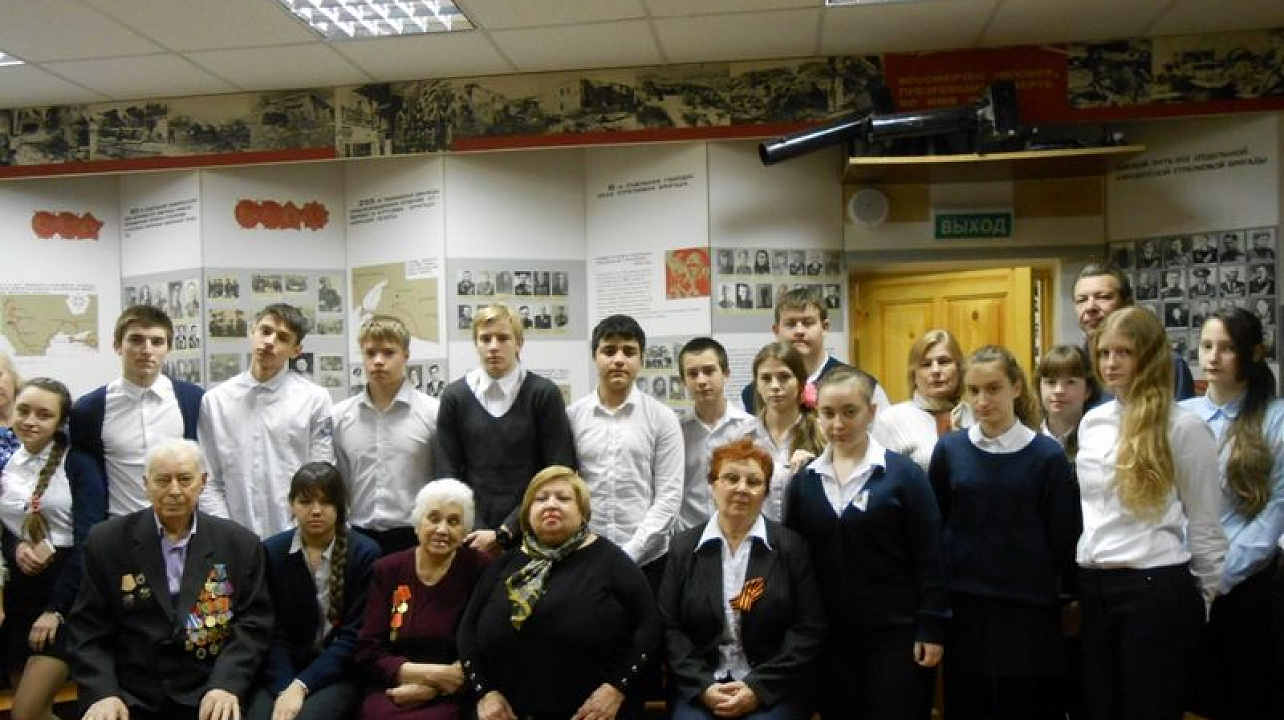 Ветераны ВОВ провели Урок мужества в школе № 43