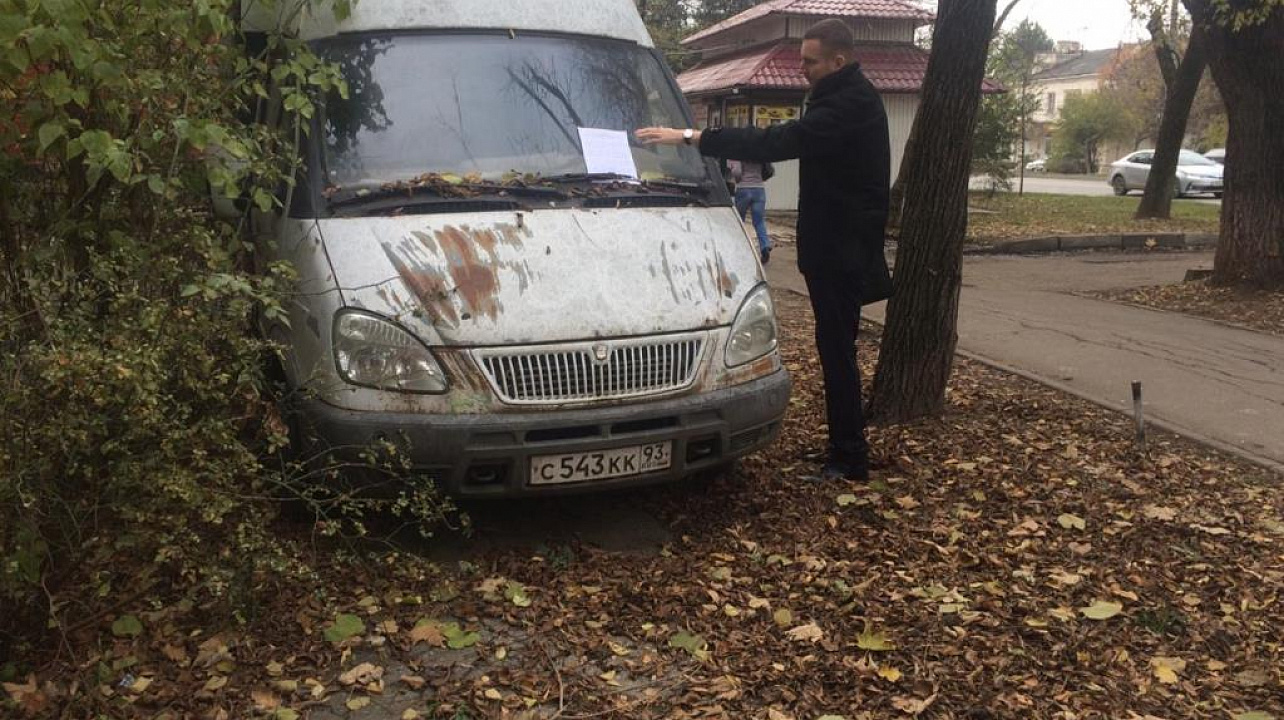 В Западном округе продолжается мониторинг брошенного автотранспорта