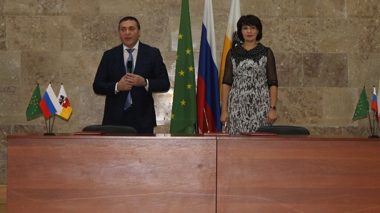 Сегодня пролонгирован договор о дружбе и сотрудничестве между Центральным округом и Тахтамукайским районом Республики Адыгея