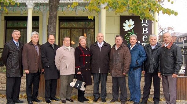 Задача по–прежнему одна - крепить обороноспособность страны