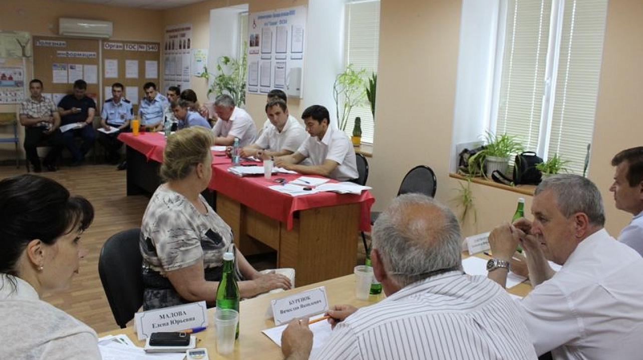 Глава Центрального округа встретился с руководителями ТОС