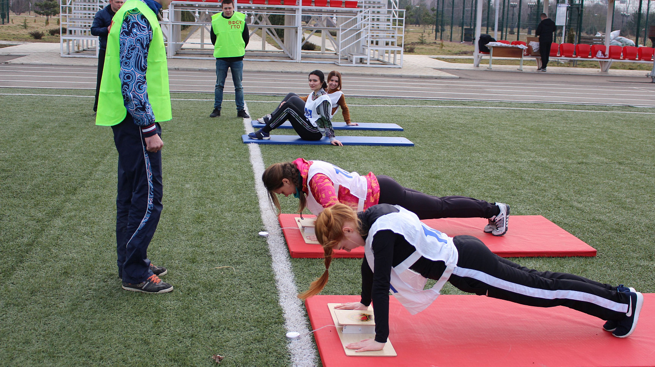 Студенты краснодарских ВУЗов начали выполнять нормативы ГТО