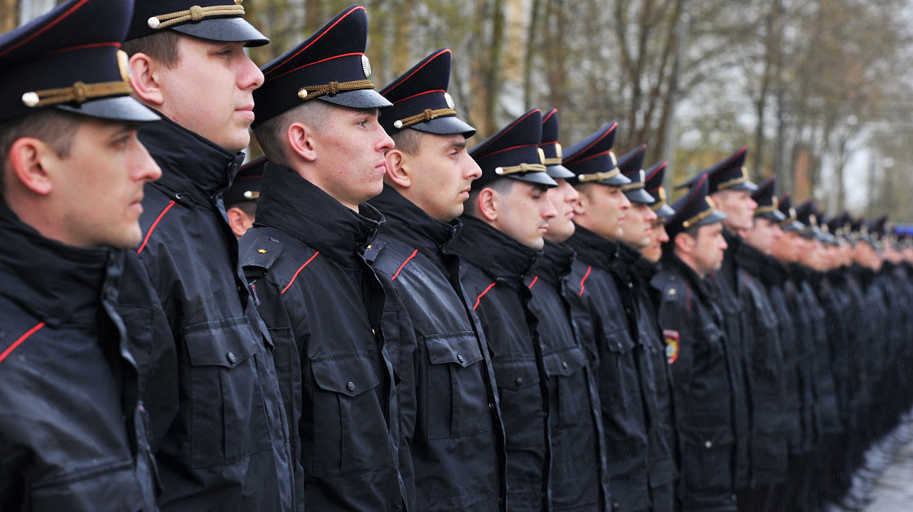 В Краснодарском университете МВД России открыли памятник известному литературному и кинематографическому герою – участковому уполномоченному милиции Анискину