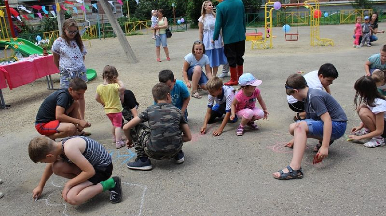 На игровых площадках Центрального округа отмечают День защиты детей