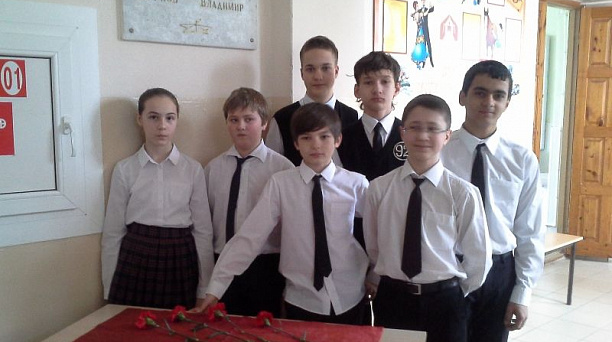 В гимназии № 92 Центрального округа состоялся митинг, посвященный Дню освобождения города Краснодара