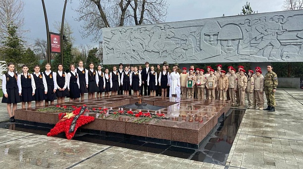 В Краснодаре проходит патриотическая эстафета «Свеча памяти»