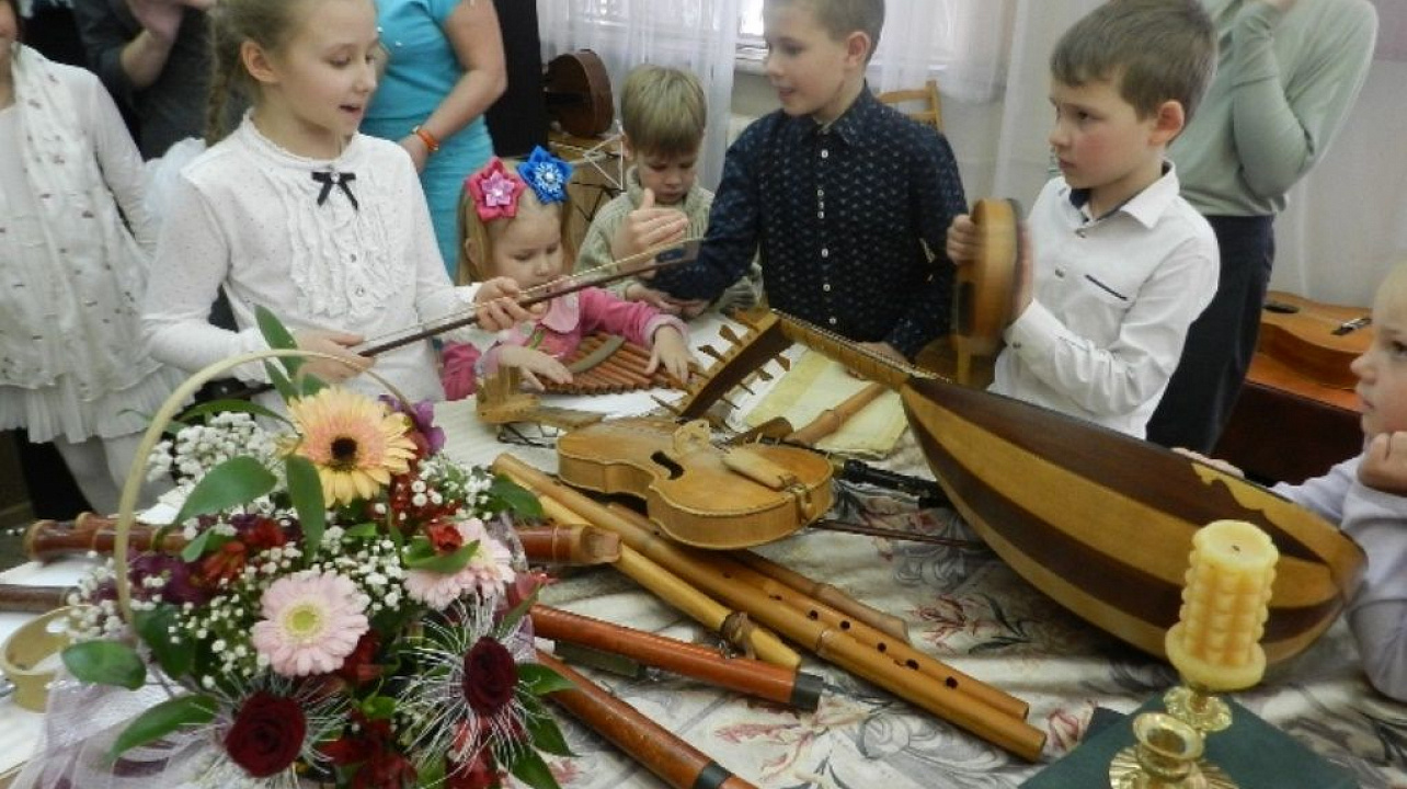 В библиотеке им. Н. А. Некрасова  открылась детская литературно-музыкальная гостиная «Музыкальные рассказы»