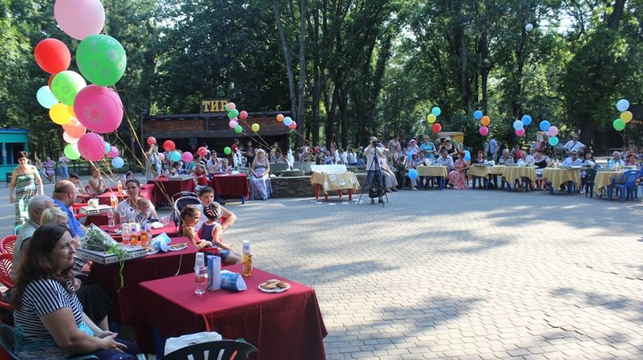 Центральный округ отметил Всероссийский день семьи, любви и верности