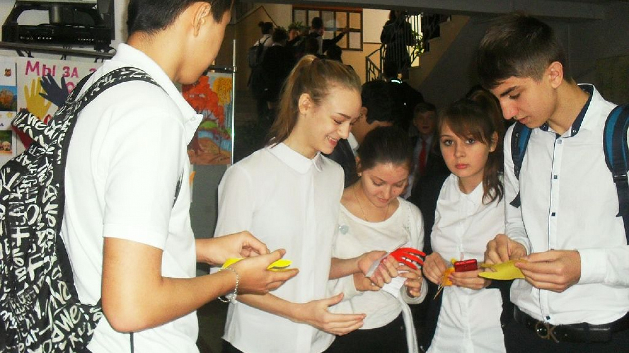 Школьники Западного округа приняли участие в акции по борьбе с курением