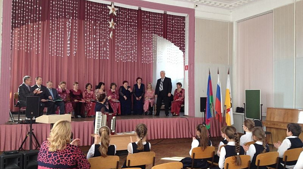 В школе № 2 состоялось тематическое мероприятие «Песня в солдатской шинели»