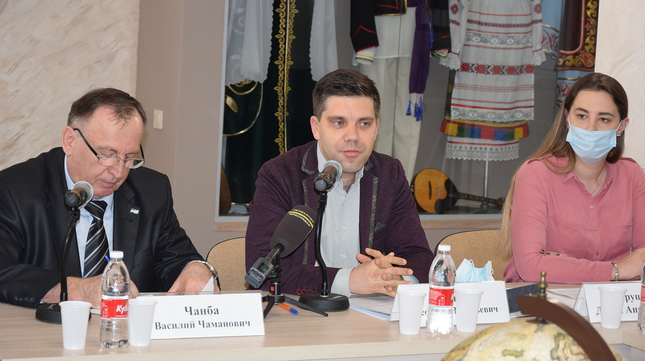 Заседание «круглого стола» по вопросам профилактики экстремизма состоялось в Краснодаре (3).JPG