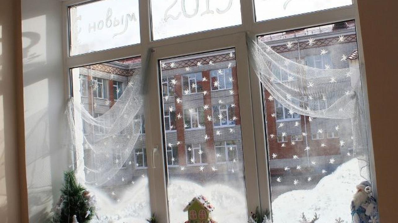 Гимназия и детский сад Западного округа  победили в конкурсе новогодних украшений